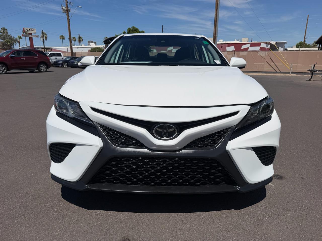 Toyota Camry SE 2020