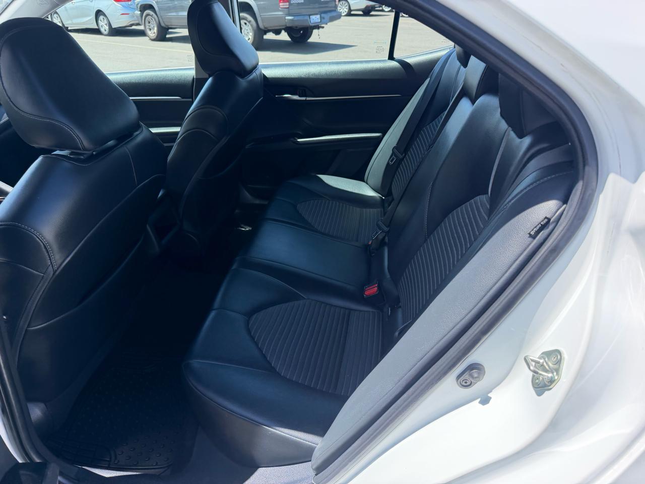 Toyota Camry SE 2020