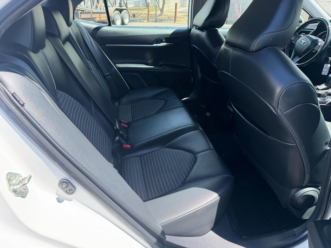 Toyota Camry SE 2020