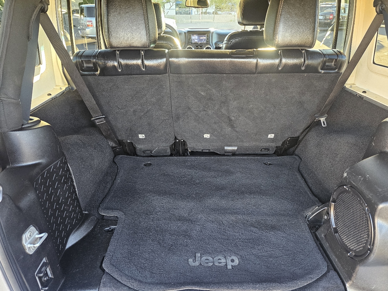 Jeep Wrangler Unlimited Sahara 4WD 2013