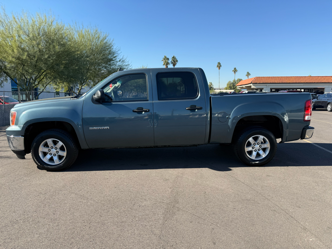GMC Sierra 1500 2WD Crew Cab 147" SLE 2012
