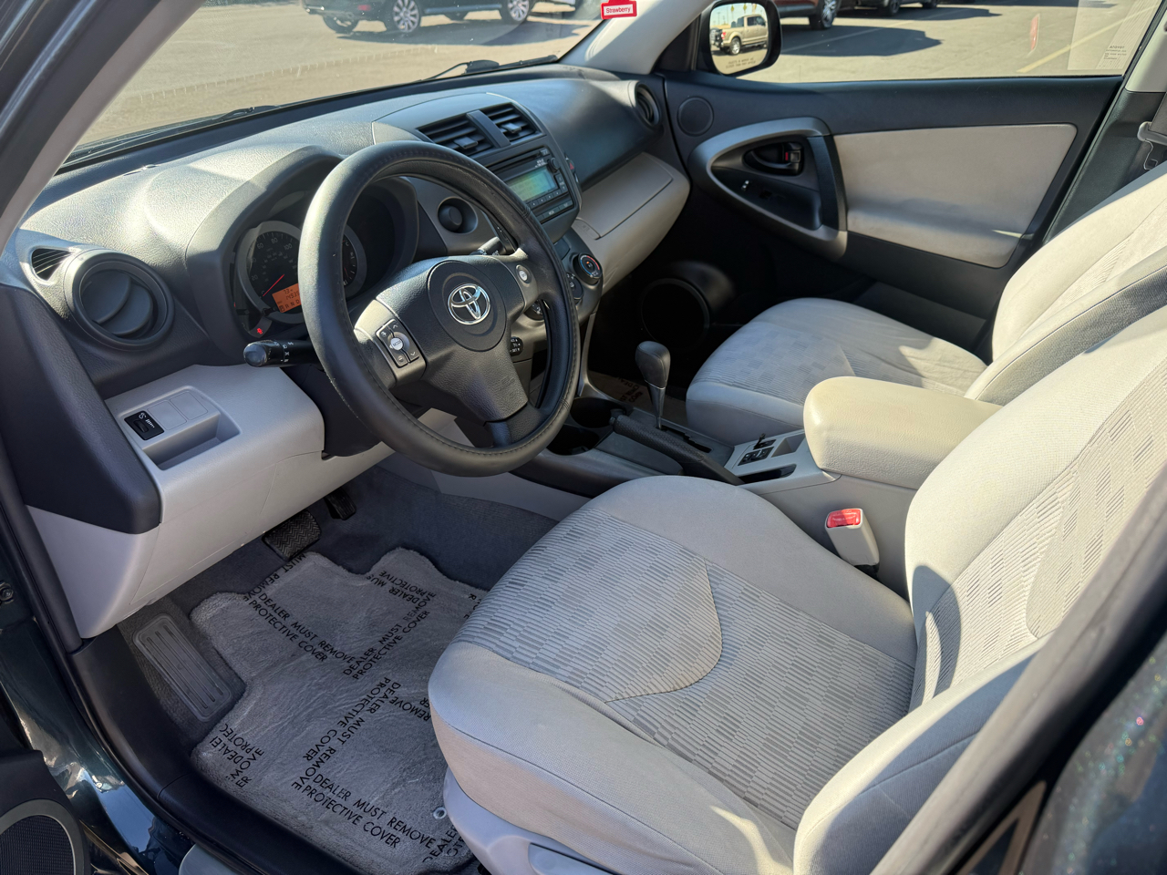 Toyota RAV4 Base I4 2WD 2012