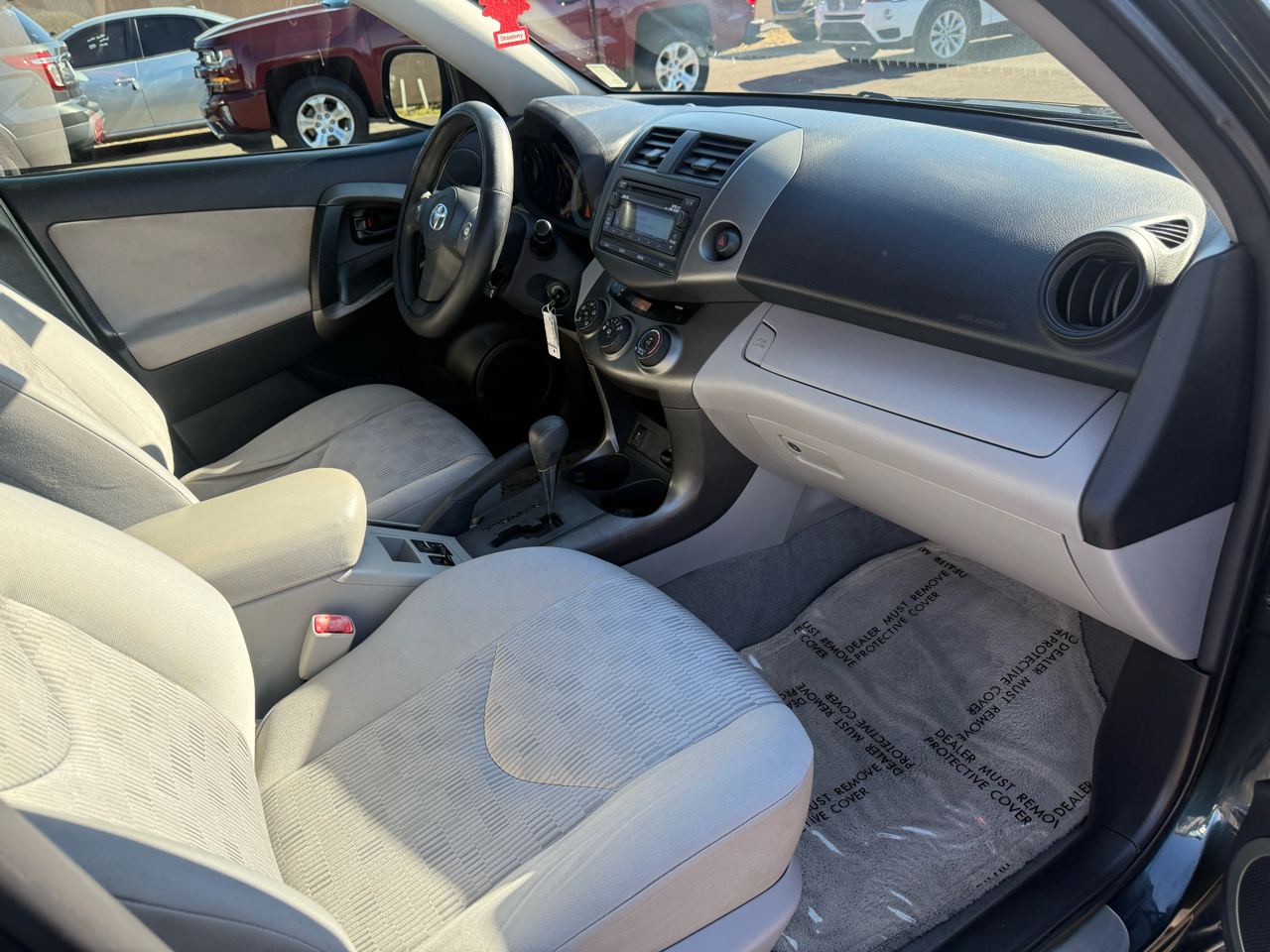 Toyota RAV4 Base I4 2WD 2012