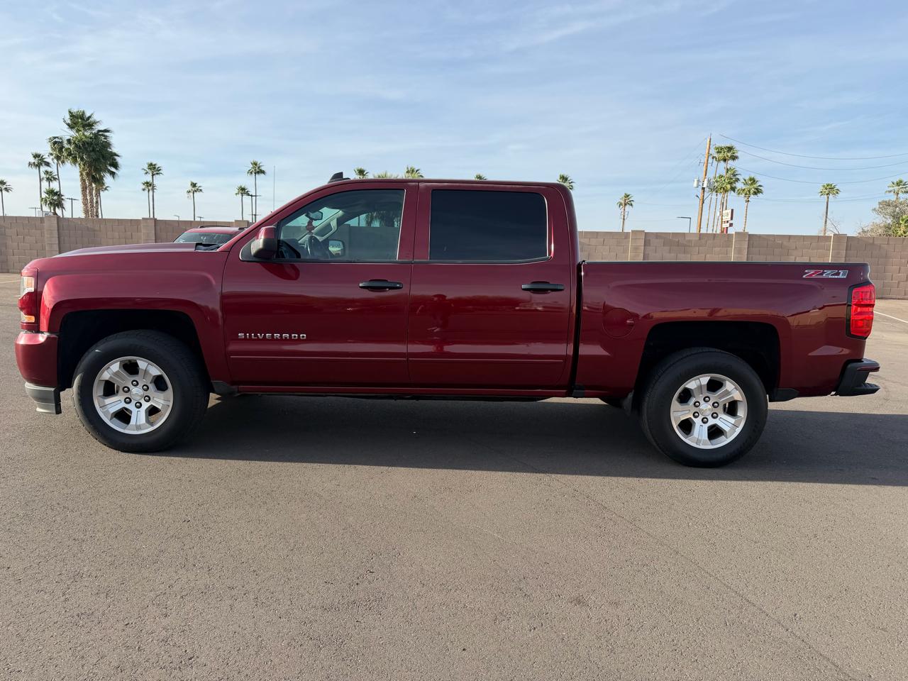 Chevrolet Silverado 1500 4WD Crew Cab 147" LT 2017
