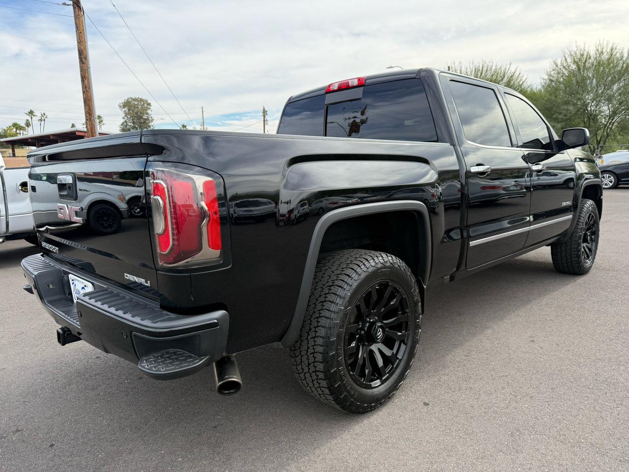 GMC Sierra 1500 Denali Crew Cab Long Box 4WD 2016