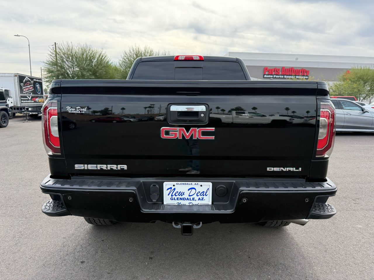 GMC Sierra 1500 Denali Crew Cab Long Box 4WD 2016