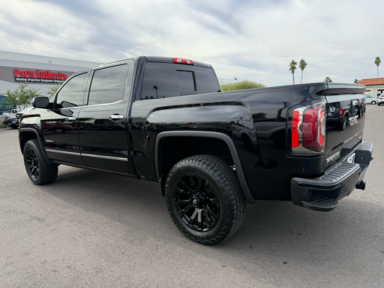GMC Sierra 1500 Denali Crew Cab Long Box 4WD 2016