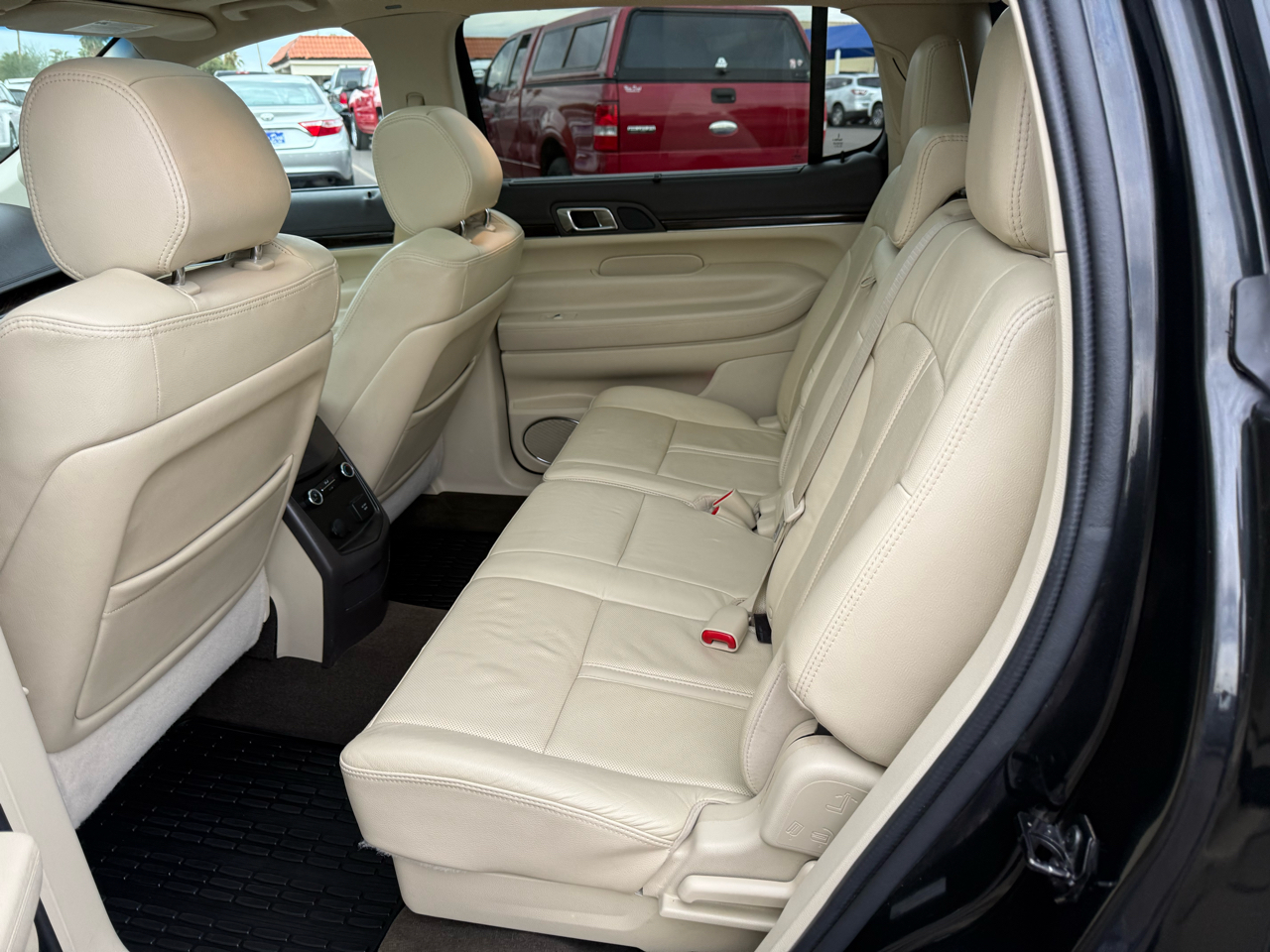 Lincoln MKT 3.5L with EcoBoost AWD 2015