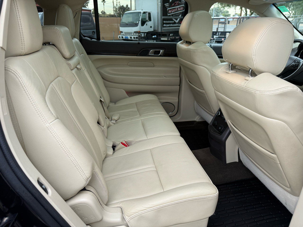 Lincoln MKT 3.5L with EcoBoost AWD 2015