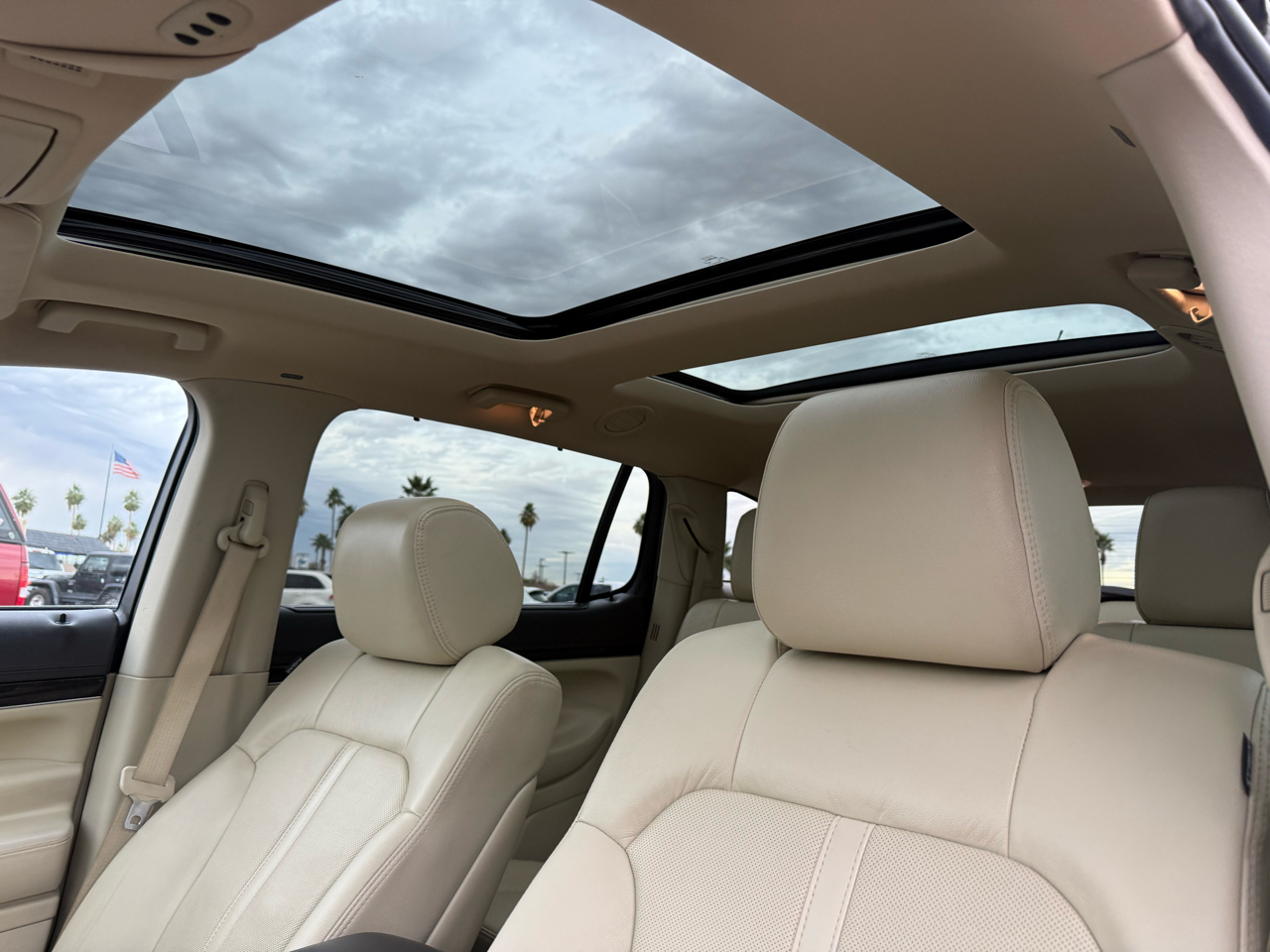 Lincoln MKT 3.5L with EcoBoost AWD 2015