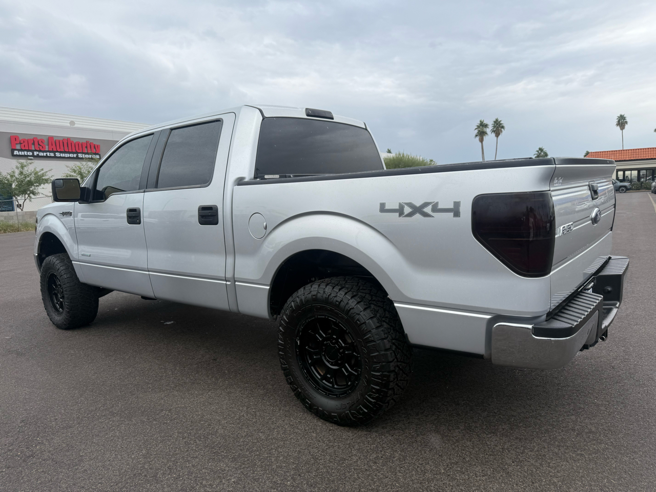 Ford F-150 4WD SuperCrew 139" XL 2011
