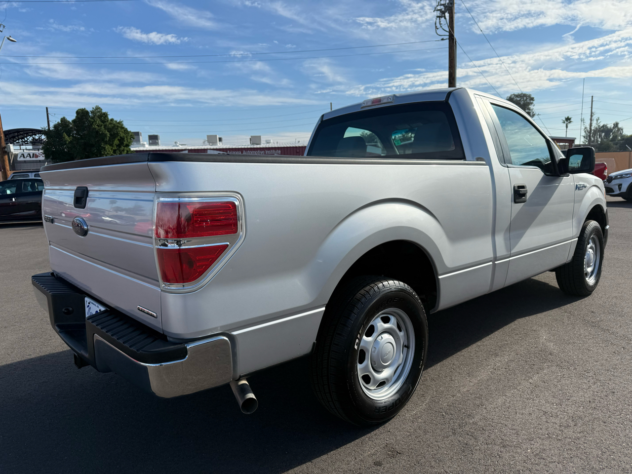 Ford F-150 2WD Reg Cab 122.5" XL 2013