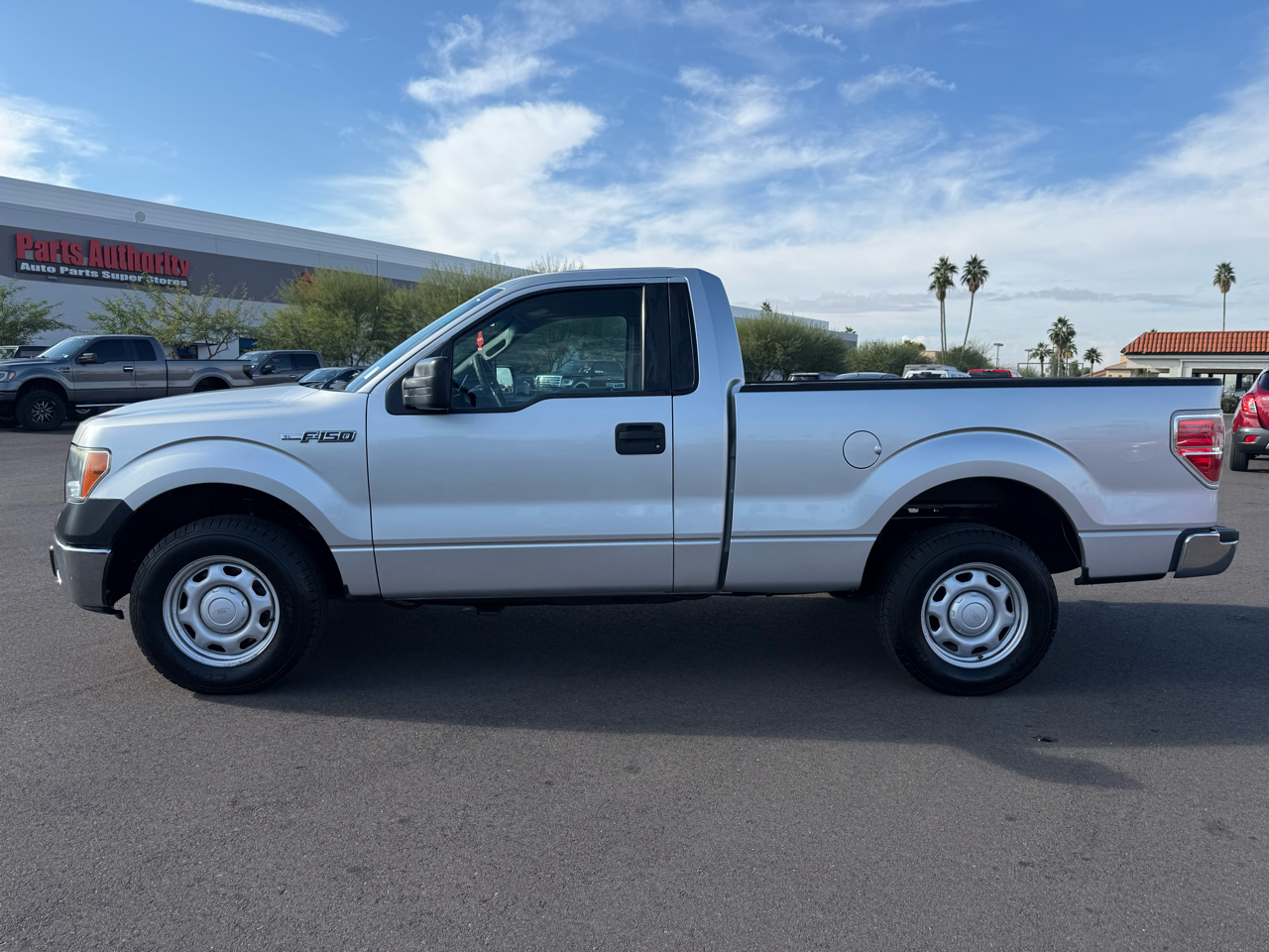 Ford F-150 2WD Reg Cab 122.5" XL 2013