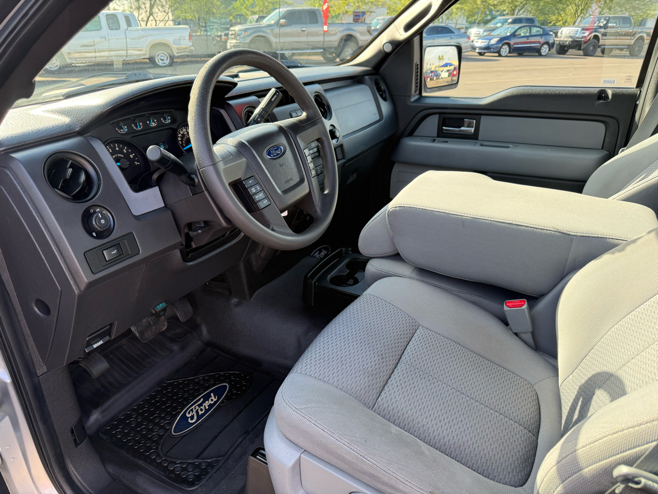 Ford F-150 2WD Reg Cab 122.5" XL 2013