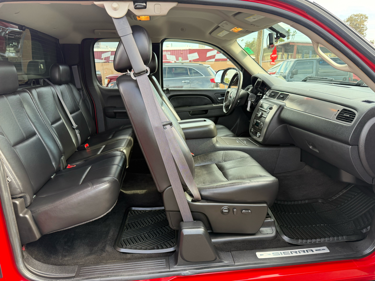 GMC Sierra 1500 4WD Ext Cab 143.5" SLT 2011