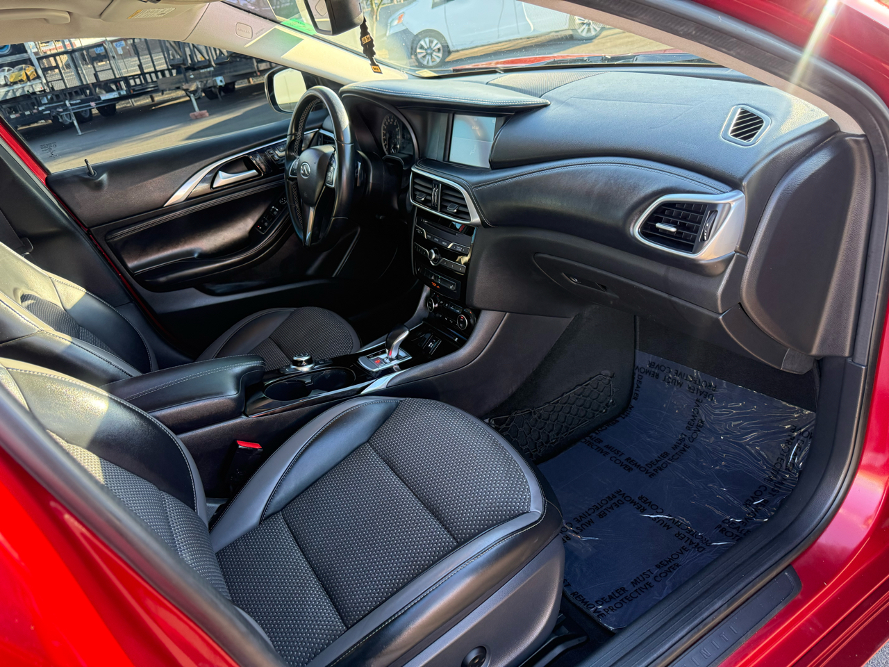 Infiniti QX30 PURE 2019