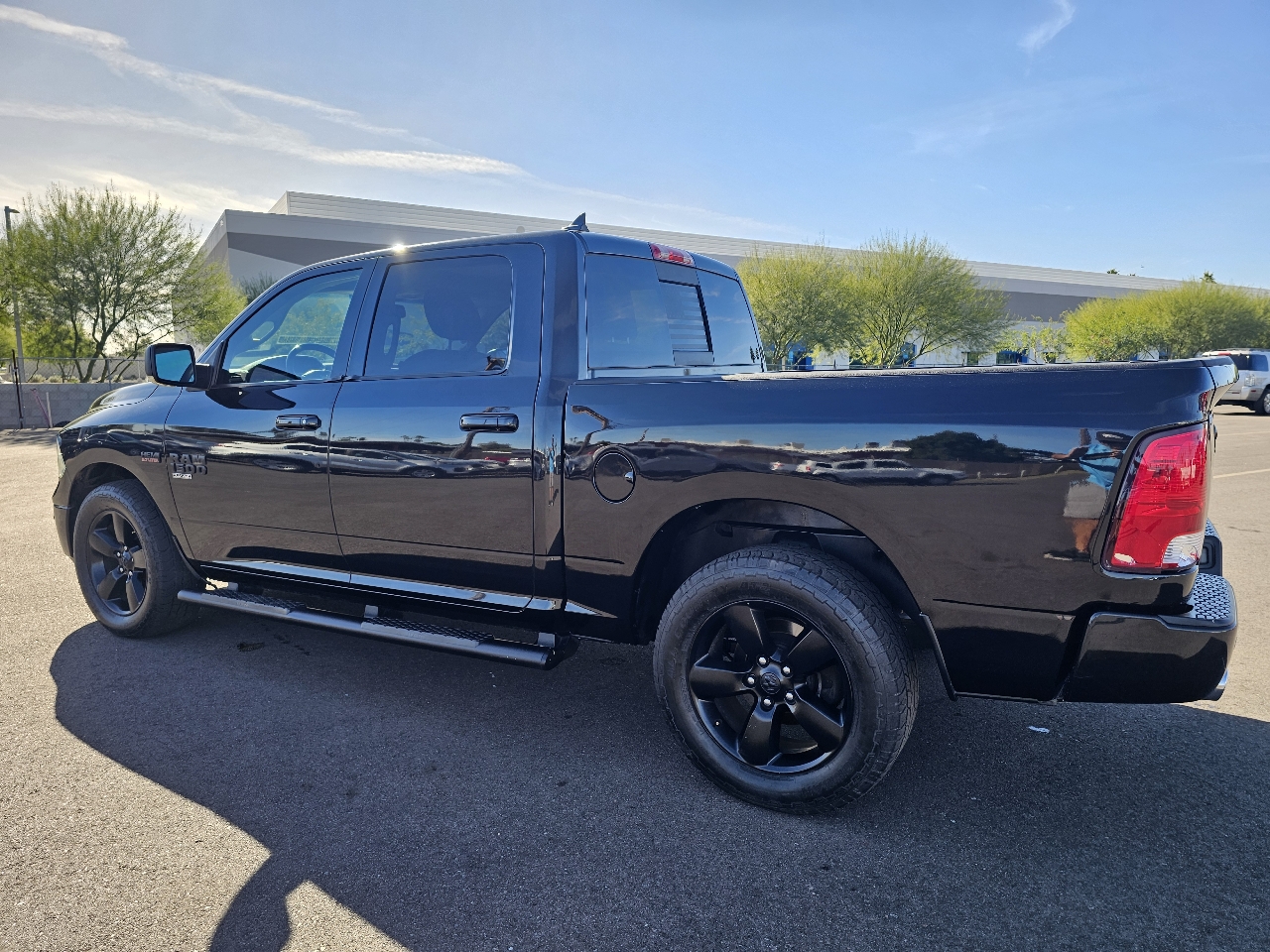 RAM 1500 Classic Tradesman Crew Cab SWB 2WD 2019