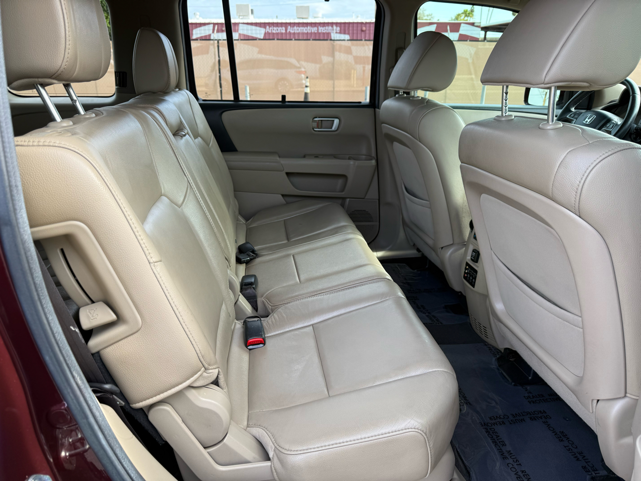 Honda Pilot Touring 2WD 5-Spd AT with DVD 2012