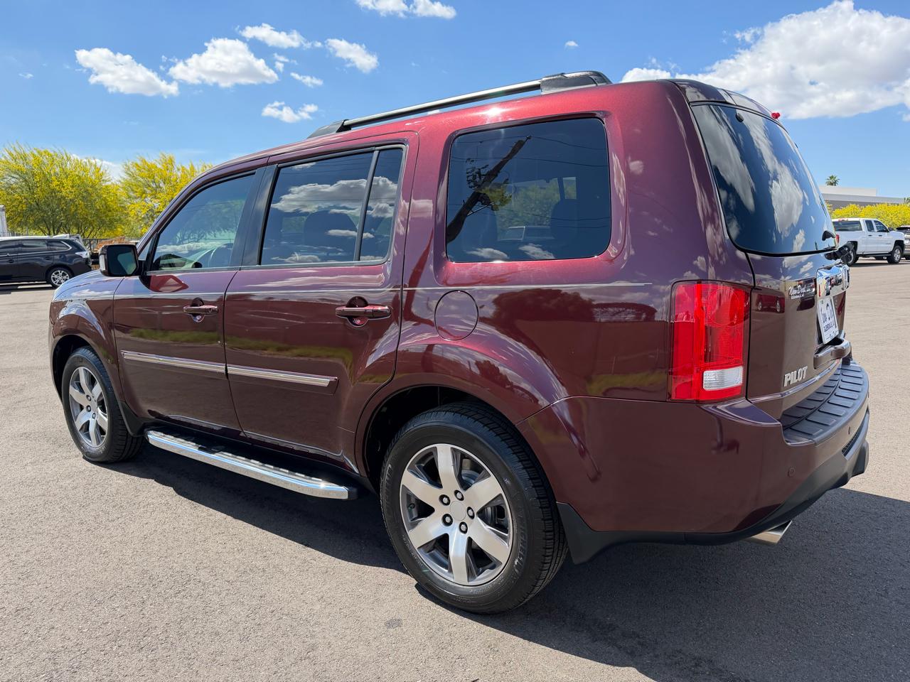 Honda Pilot Touring 2WD 5-Spd AT with DVD 2012