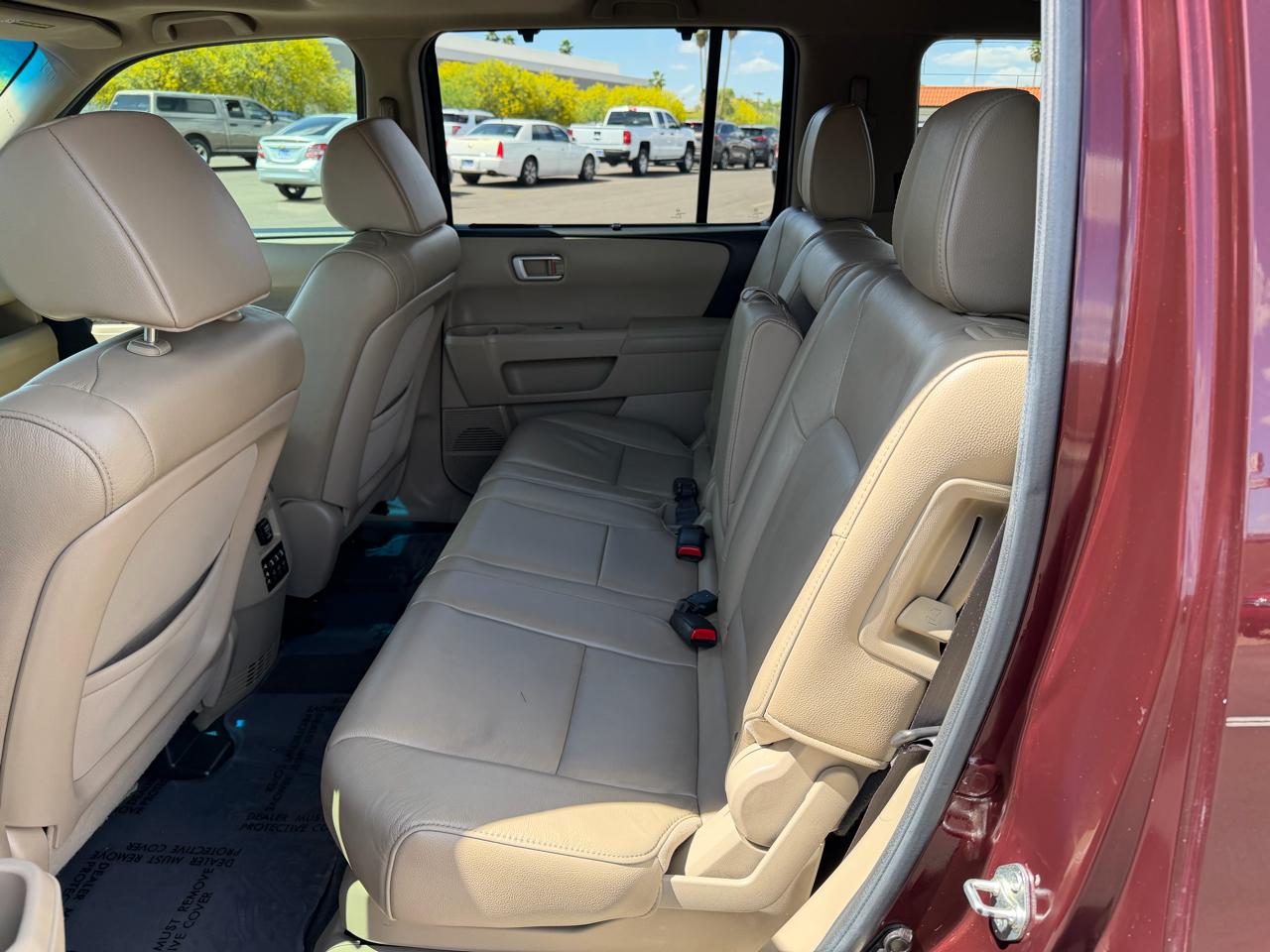 Honda Pilot Touring 2WD 5-Spd AT with DVD 2012