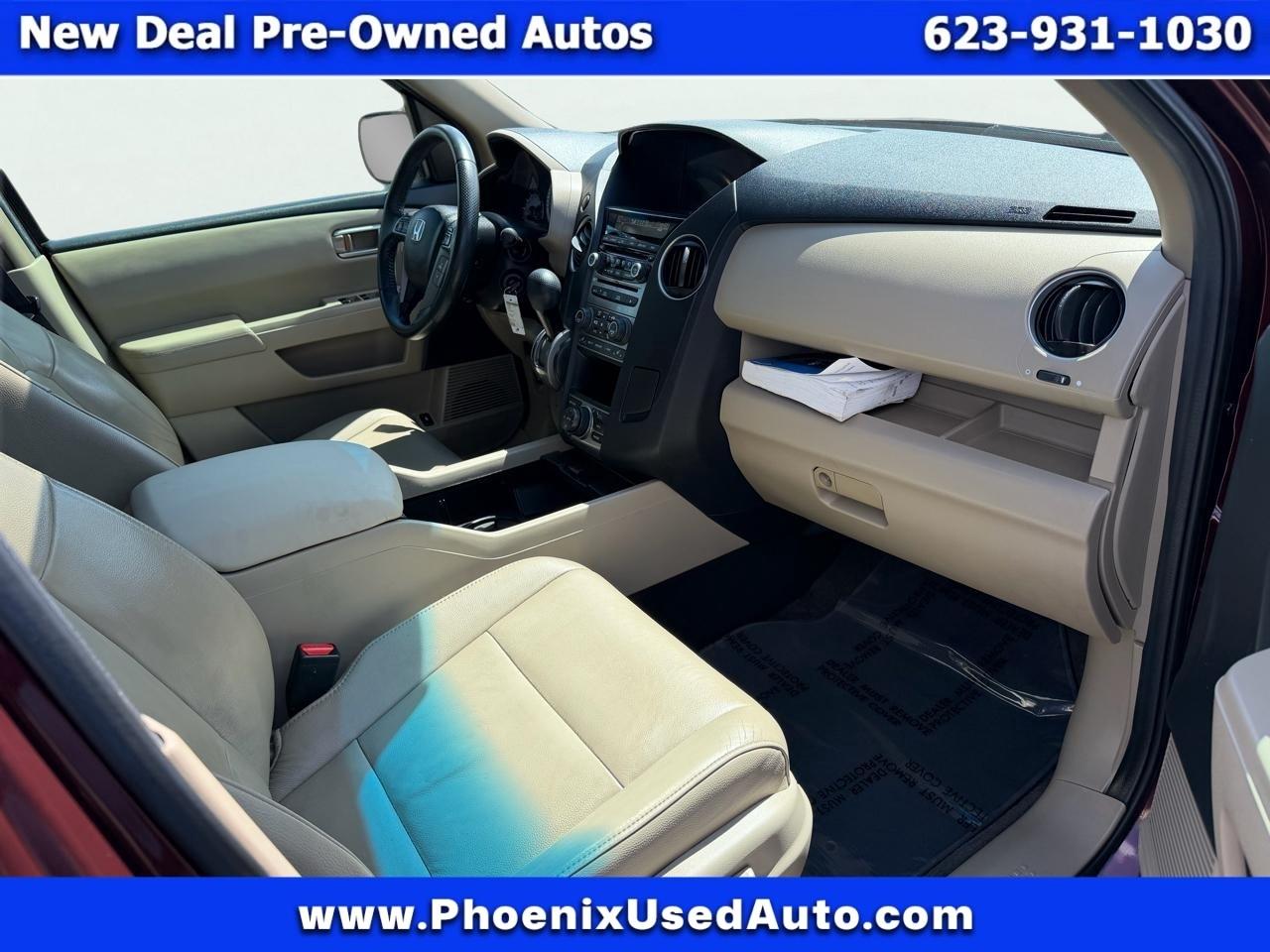 Honda Pilot Touring 2WD 5-Spd AT with DVD 2012