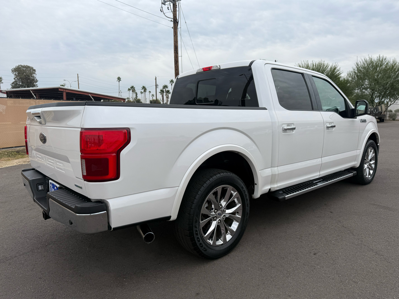 Ford F-150 2WD SuperCrew 145" Lariat 2019
