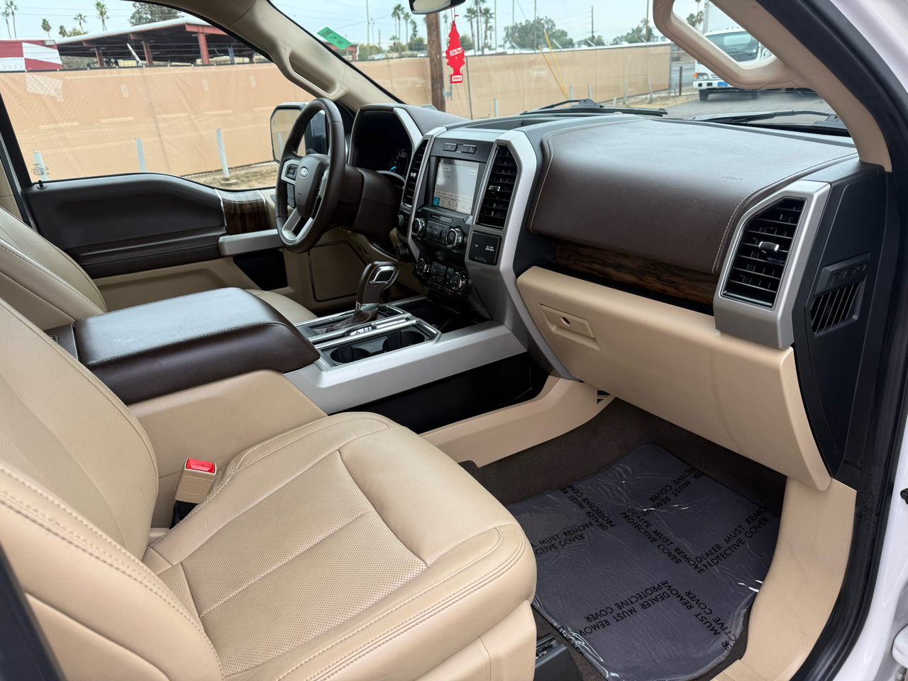 Ford F-150 2WD SuperCrew 145" Lariat 2019