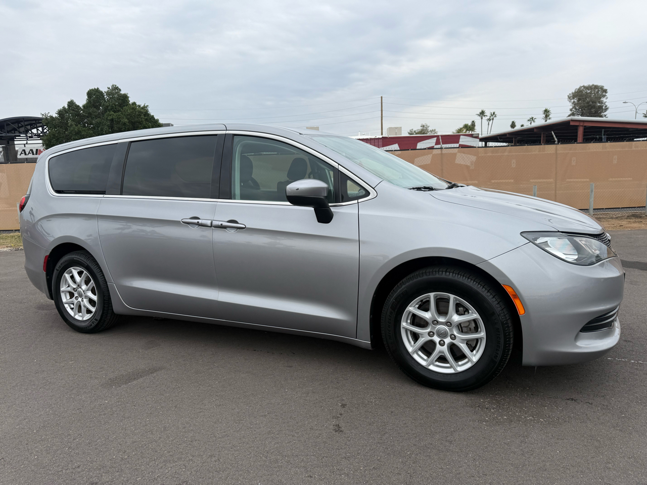 Chrysler Pacifica Touring 2017