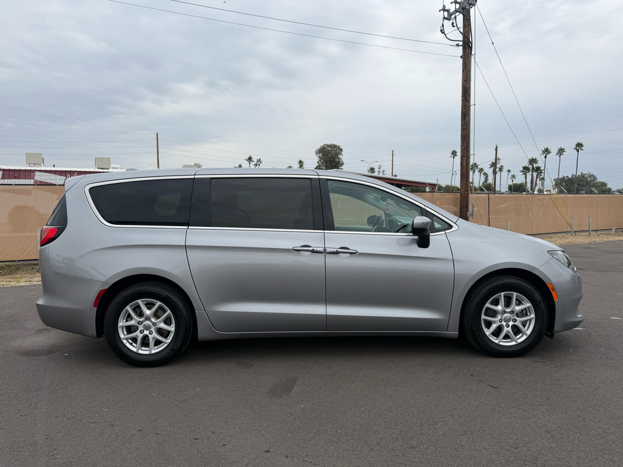 Chrysler Pacifica Touring 2017