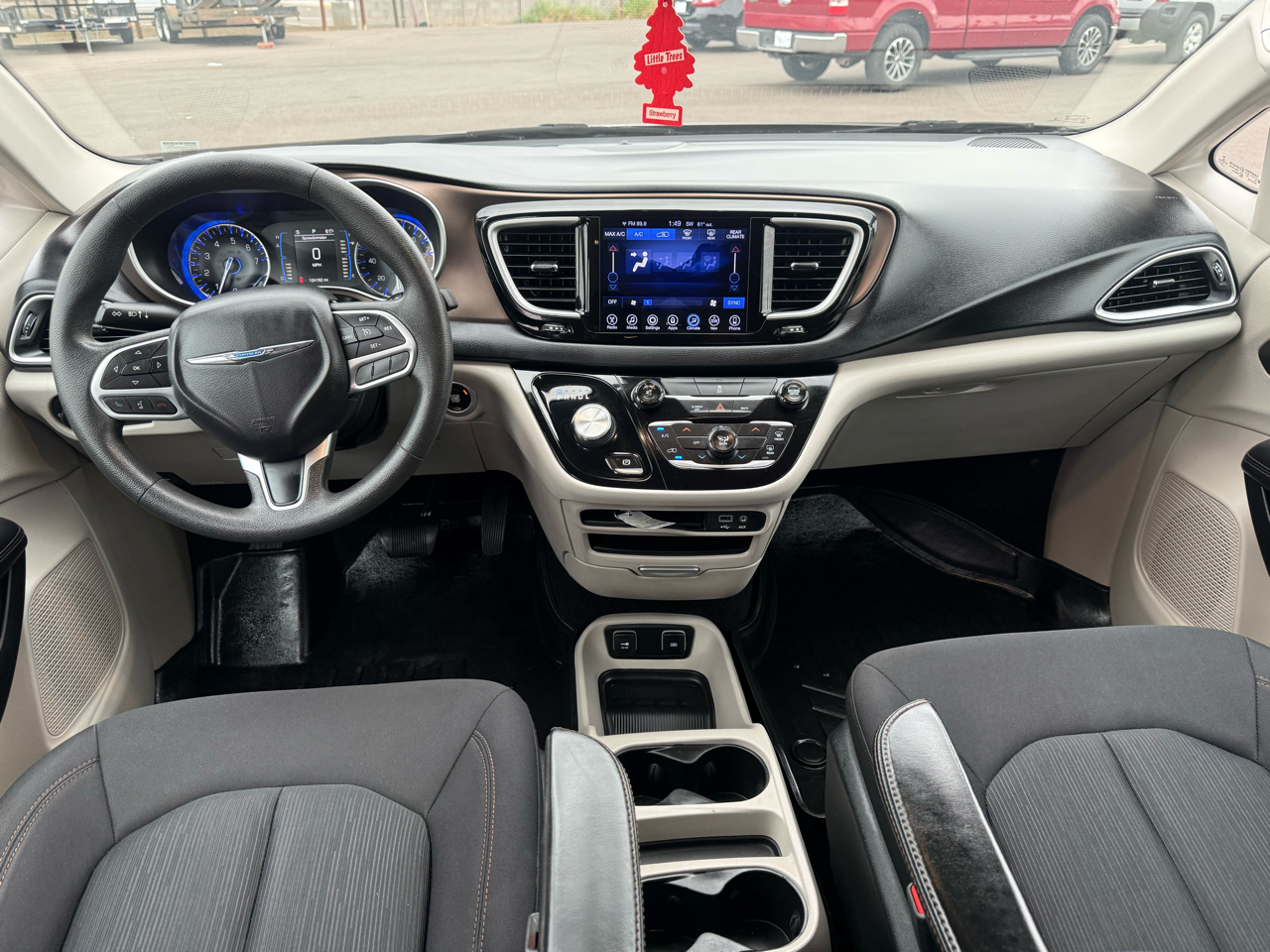 Chrysler Pacifica Touring 2017