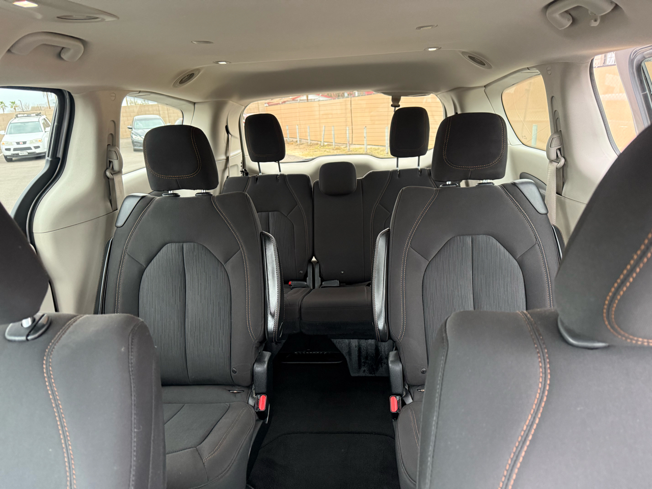 Chrysler Pacifica Touring 2017