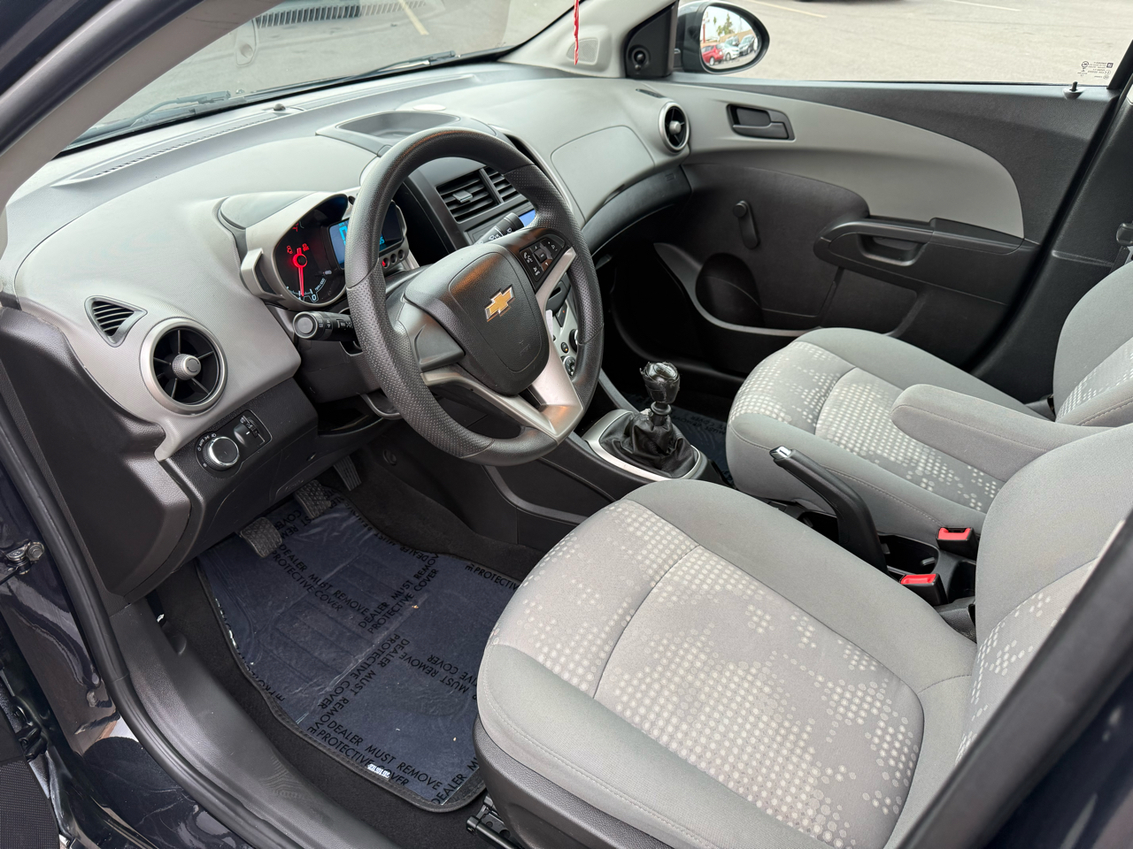 Chevrolet Sonic LS Manual Sedan 2015