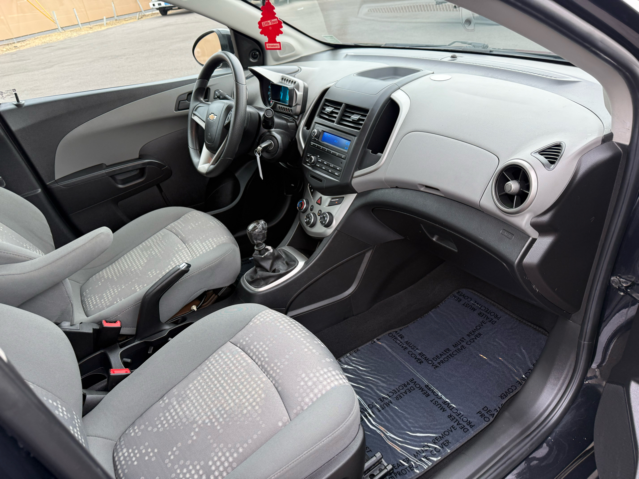 Chevrolet Sonic LS Manual Sedan 2015