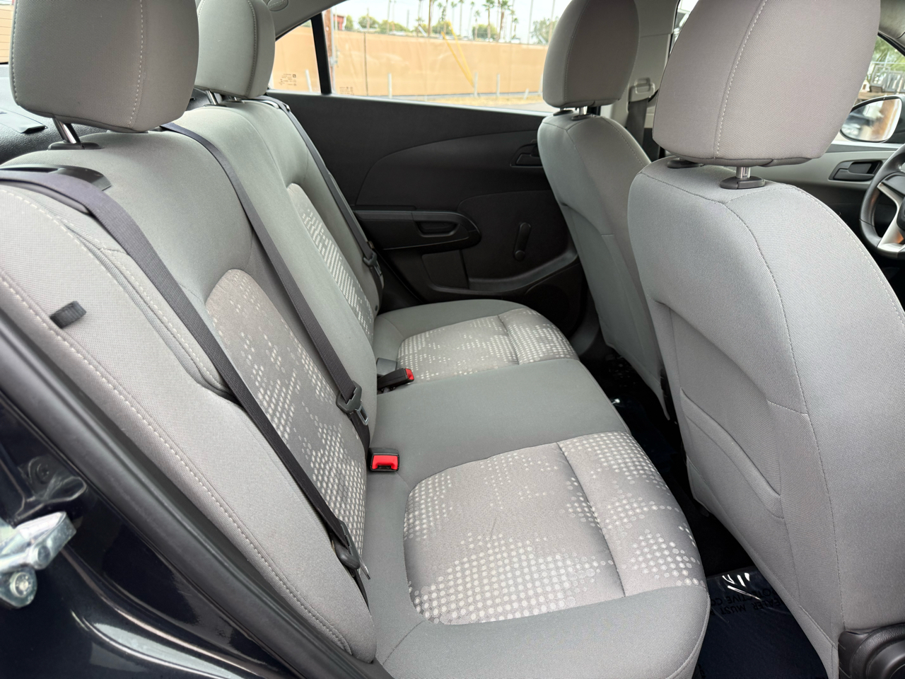 Chevrolet Sonic LS Manual Sedan 2015