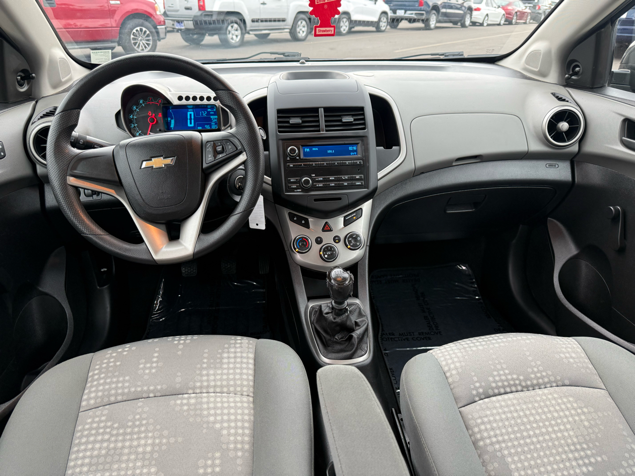 Chevrolet Sonic LS Manual Sedan 2015