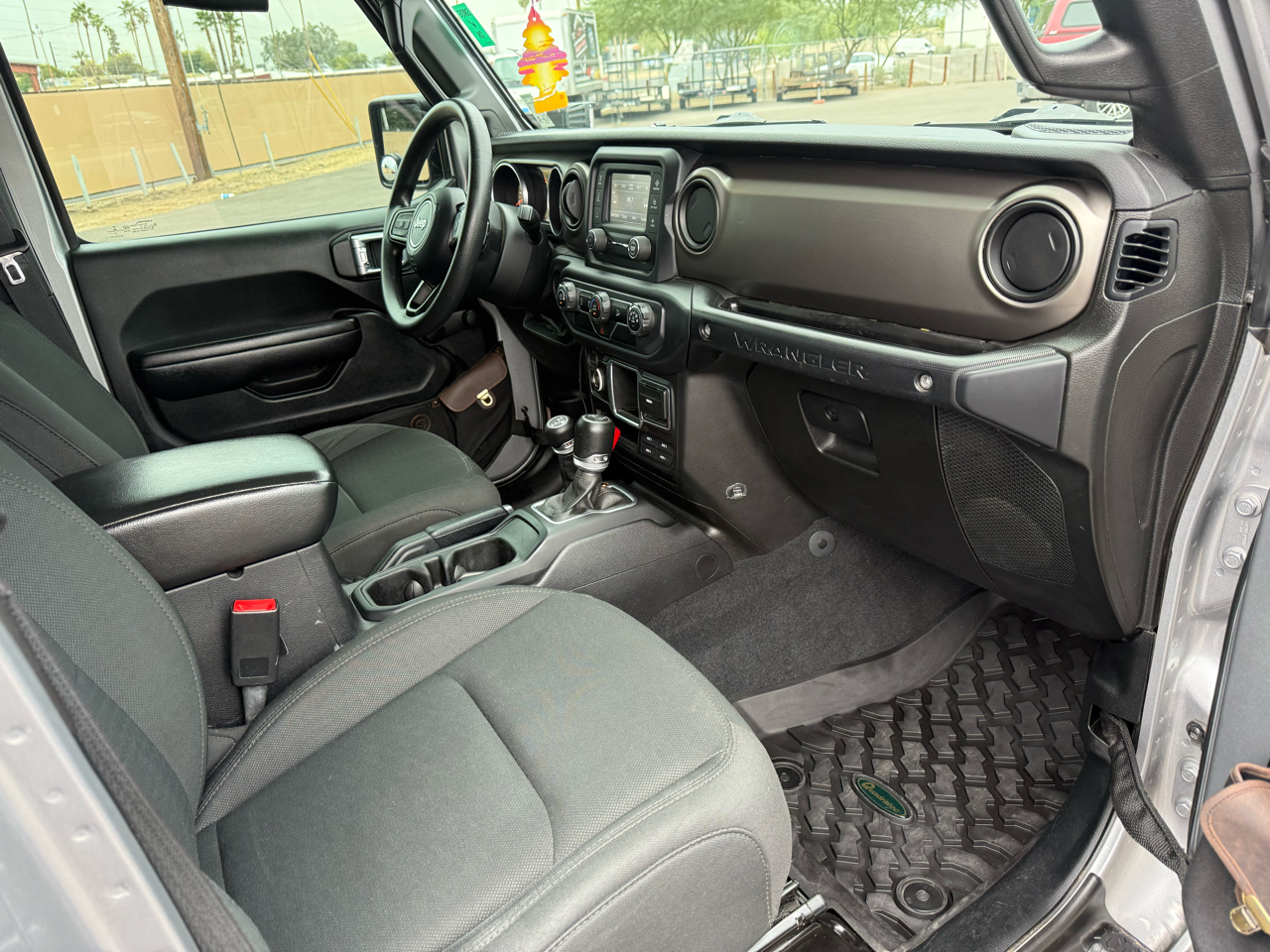 Jeep Wrangler Unlimited Sport 2018