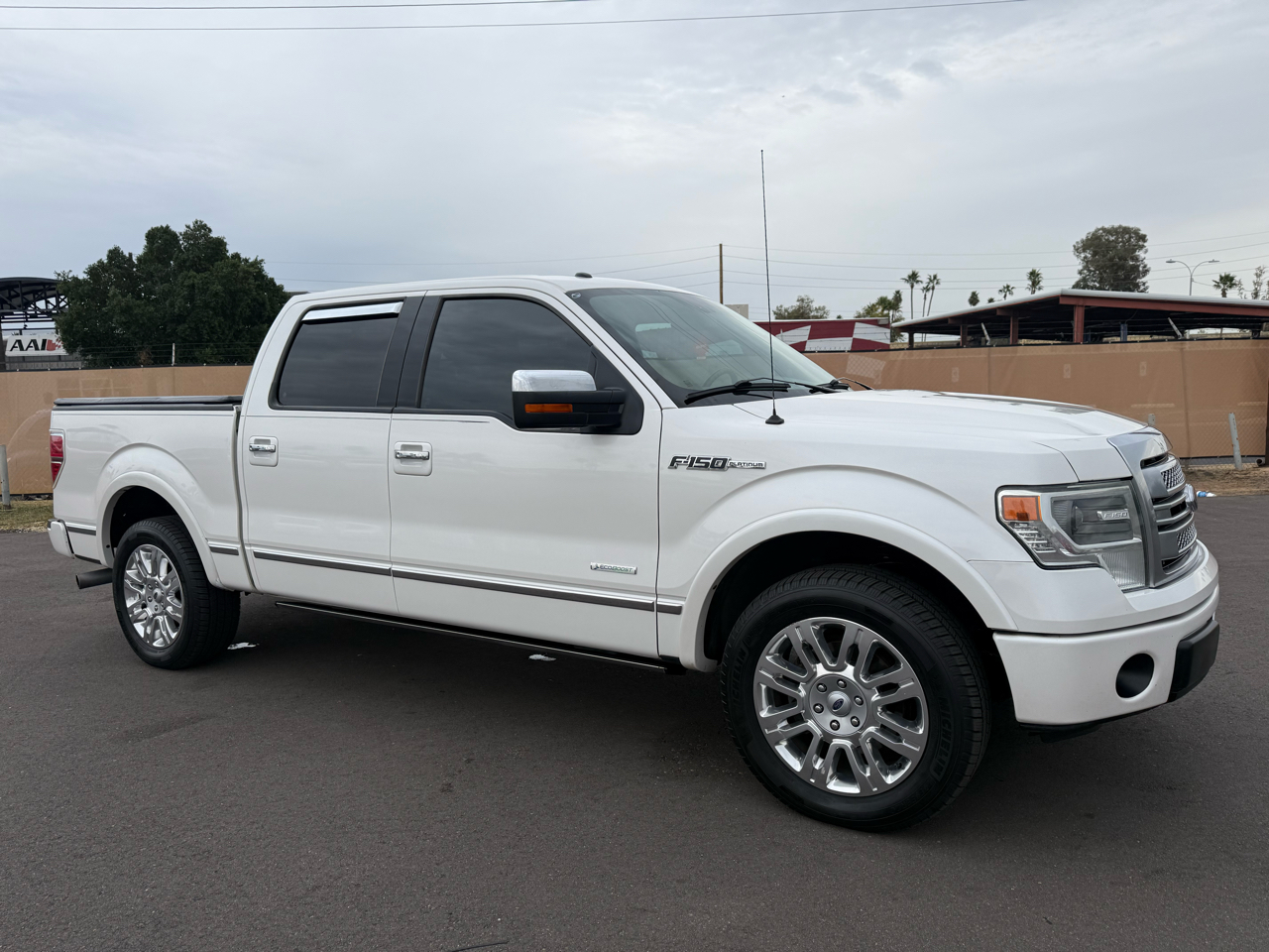 Ford F-150 2WD SuperCrew 145" Lariat 2014