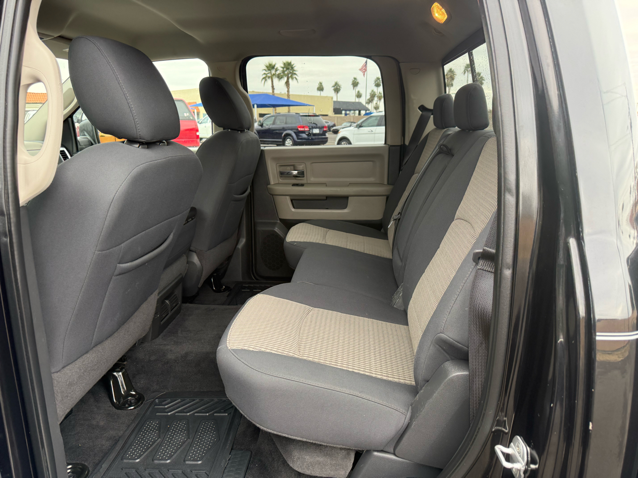 RAM 1500 2WD Crew Cab 140.5" SLT 2010