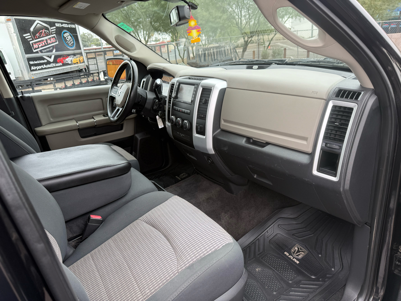 RAM 1500 2WD Crew Cab 140.5" SLT 2010