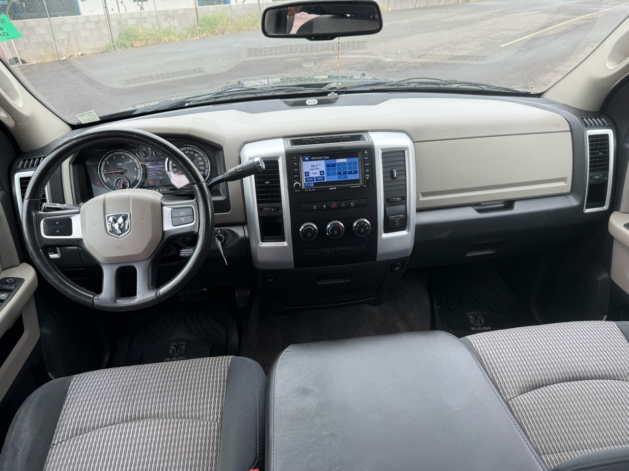 RAM 1500 2WD Crew Cab 140.5" SLT 2010