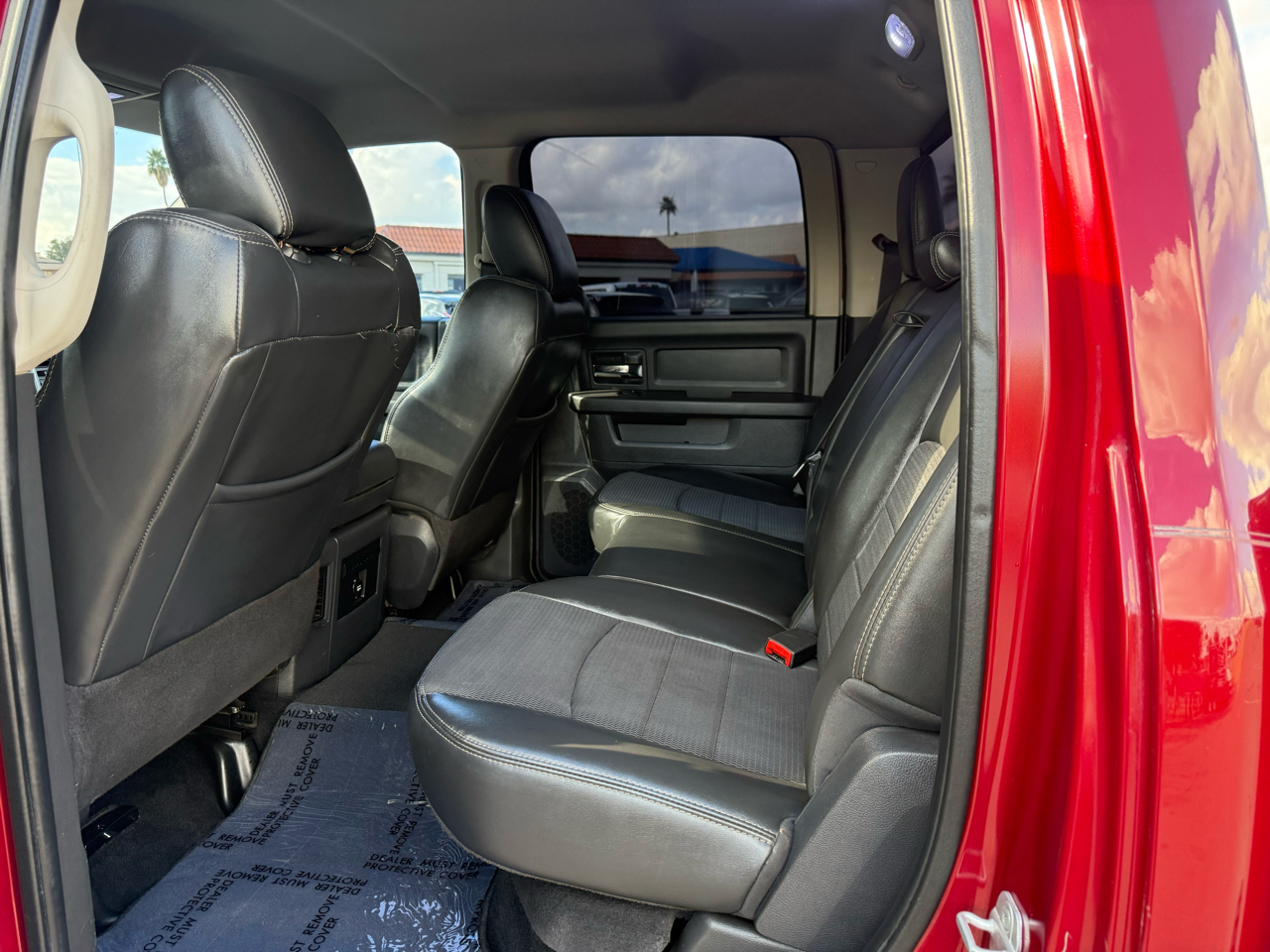 RAM 1500 2WD Crew Cab 140.5" Sport 2012