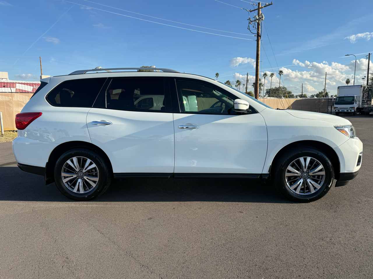 Nissan Pathfinder S 2020