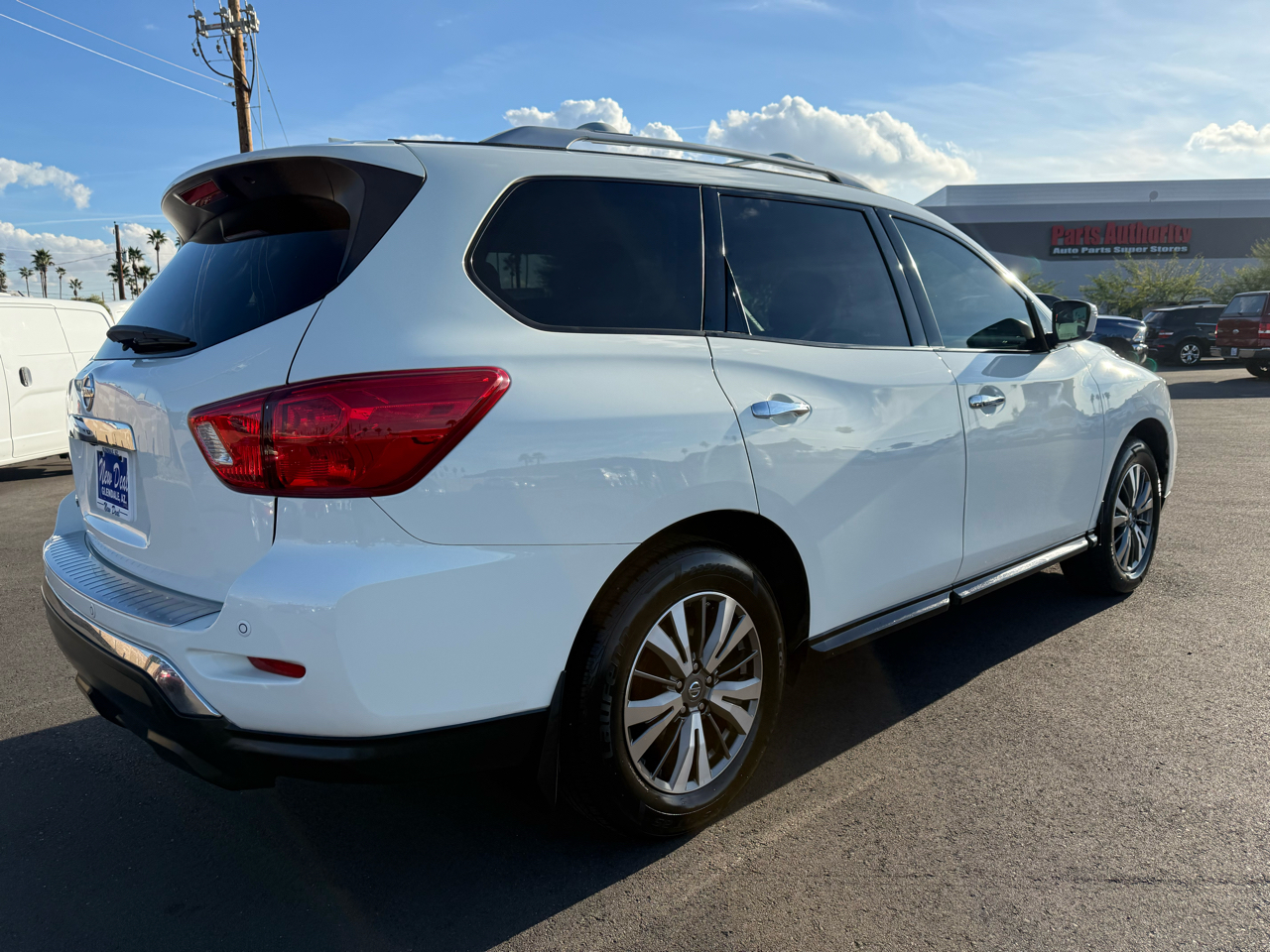 Nissan Pathfinder S 2020