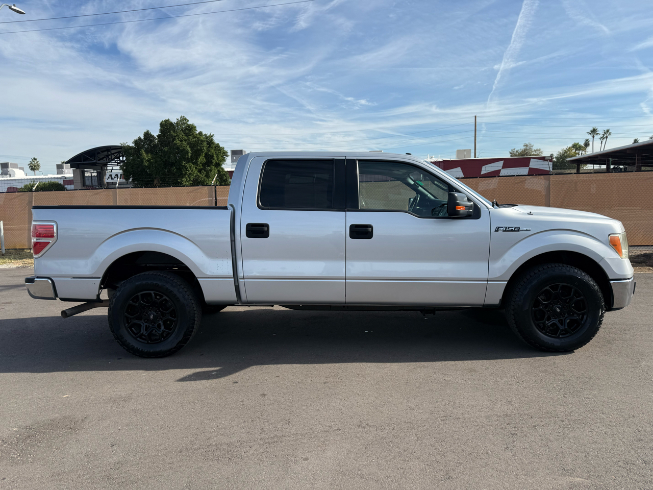 Ford F-150 2WD SuperCrew 139" XL 2012