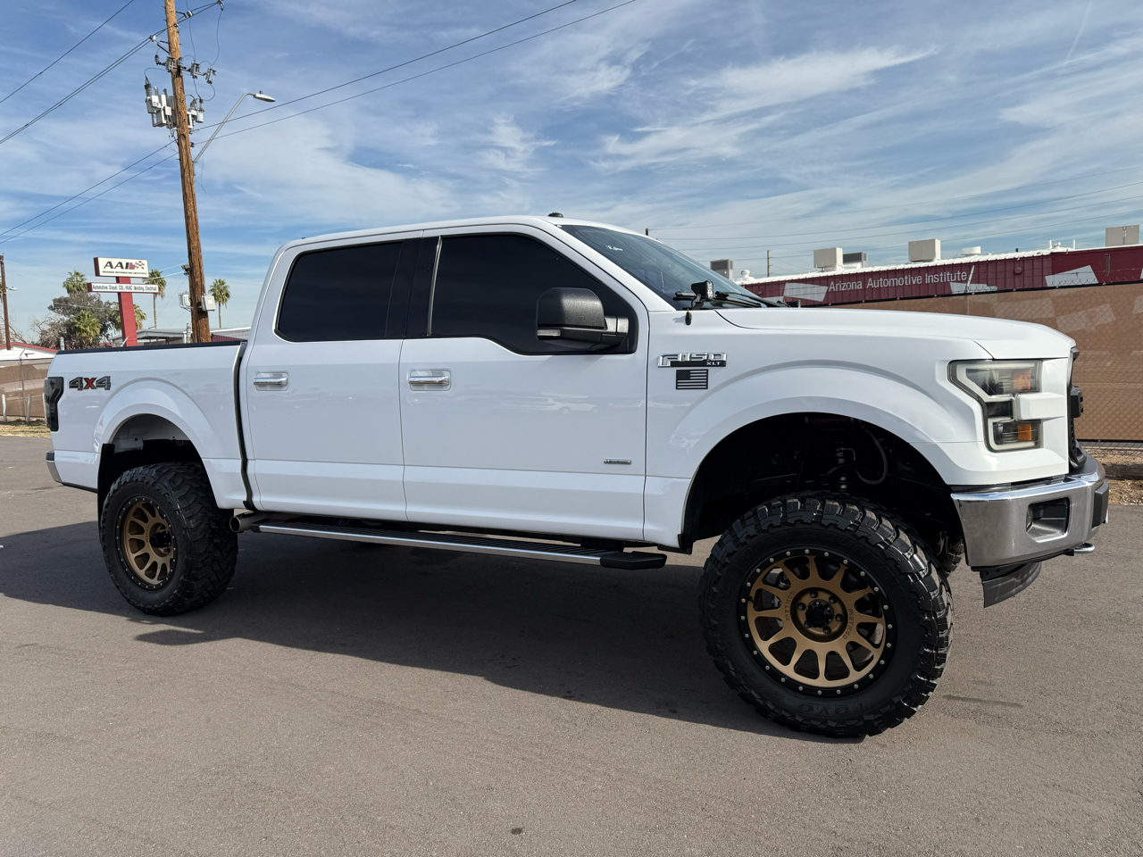 Ford F-150 4WD SuperCrew 139" XL 2017