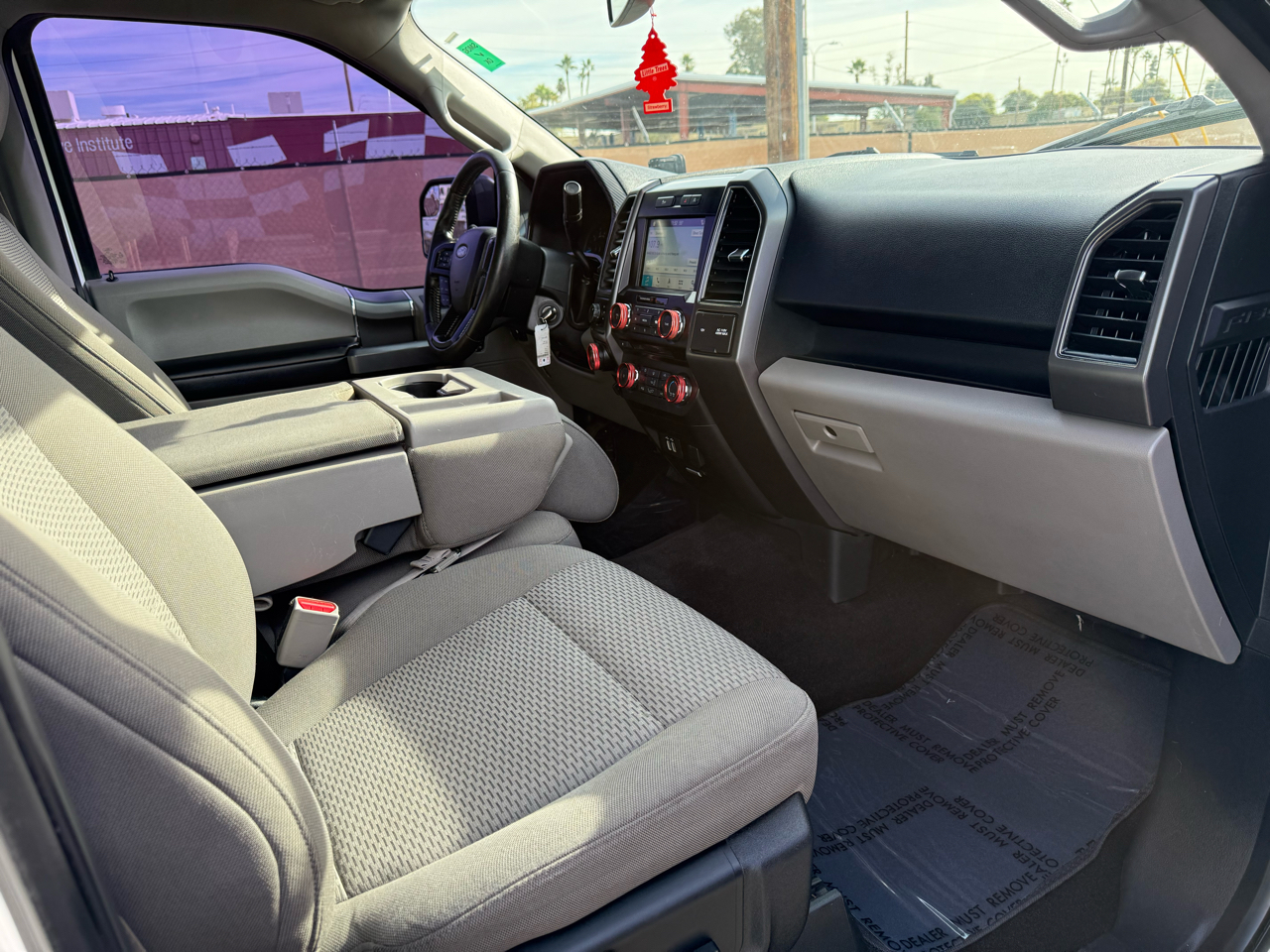 Ford F-150 4WD SuperCrew 139" XL 2017