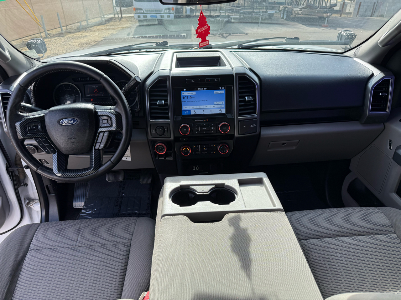 Ford F-150 4WD SuperCrew 139" XL 2017