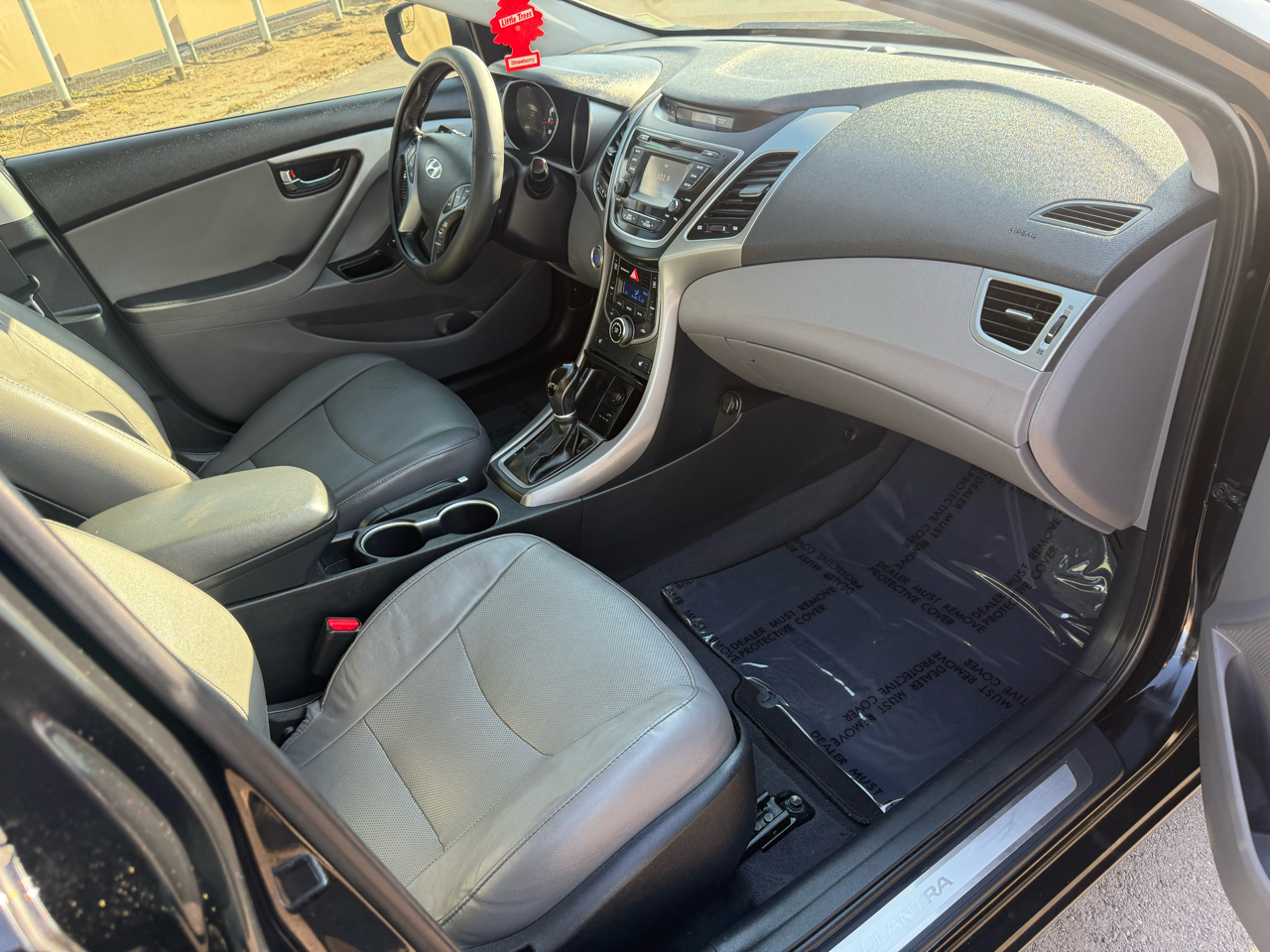 Hyundai Elantra SE 6AT 2016