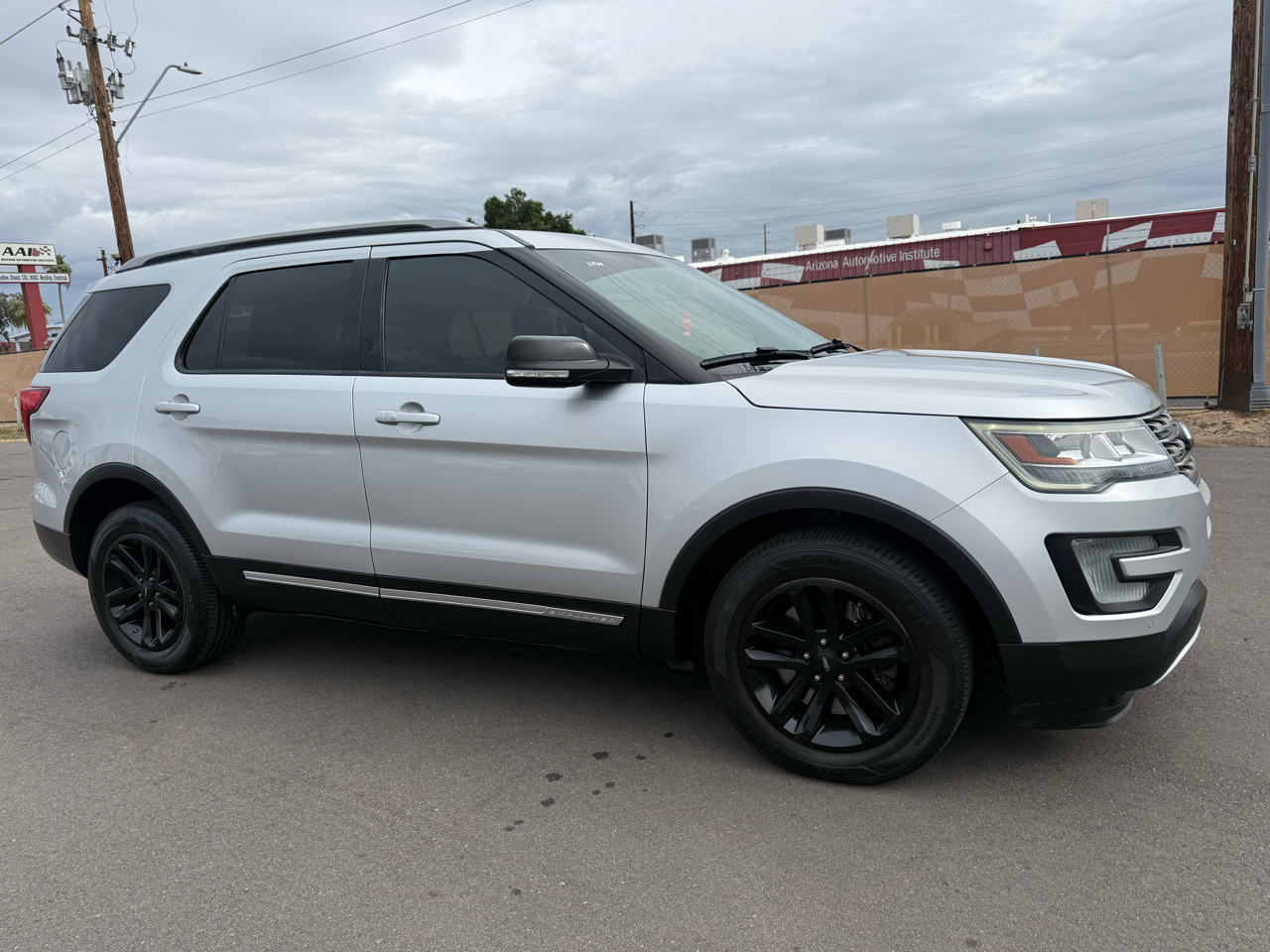 Ford Explorer 2WD 4dr V6 XLT 2017