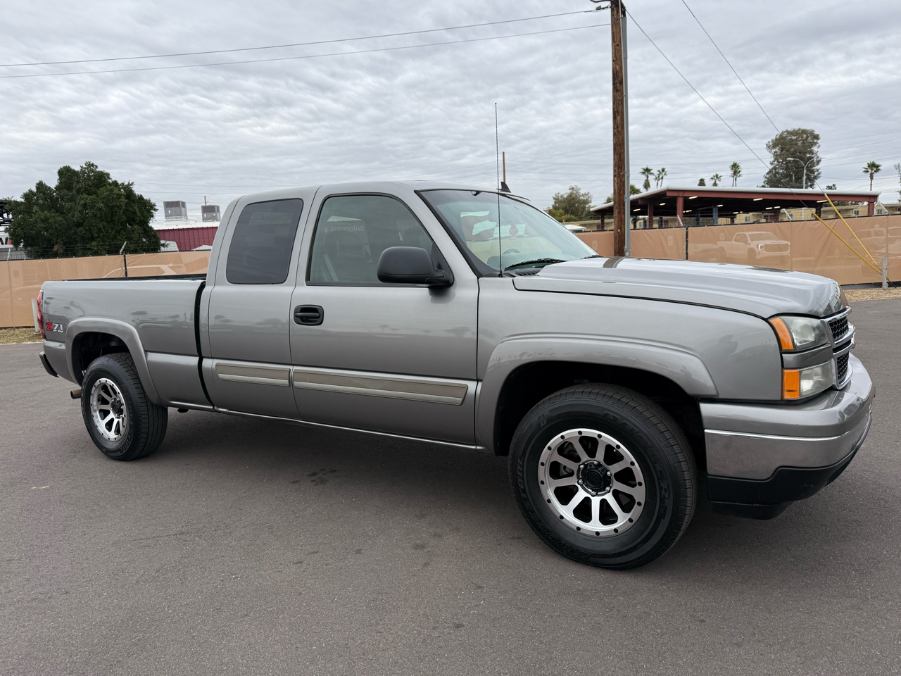 Chevrolet Silverado 1500 Ext Cab 143.5" WB 4WD Z71 2006